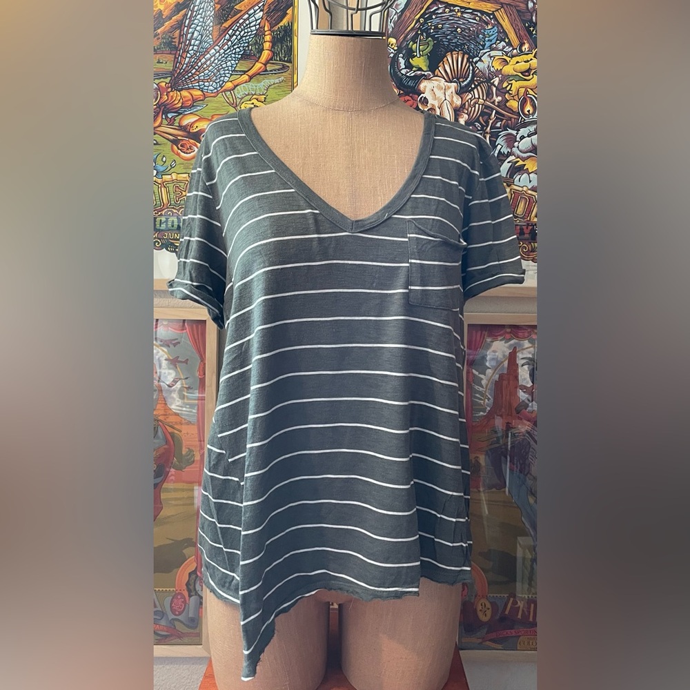 t.la army green stripe tee size large